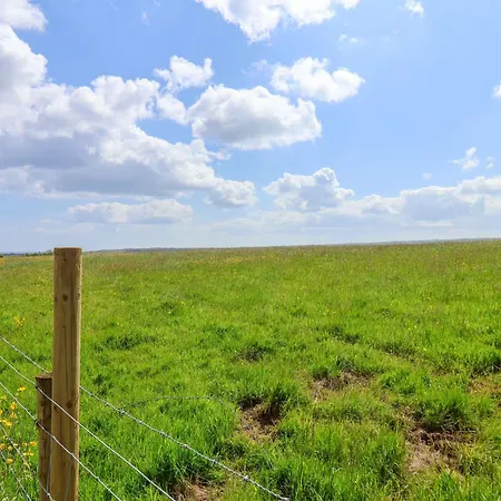 بيت للعطل Hazel ويتبي