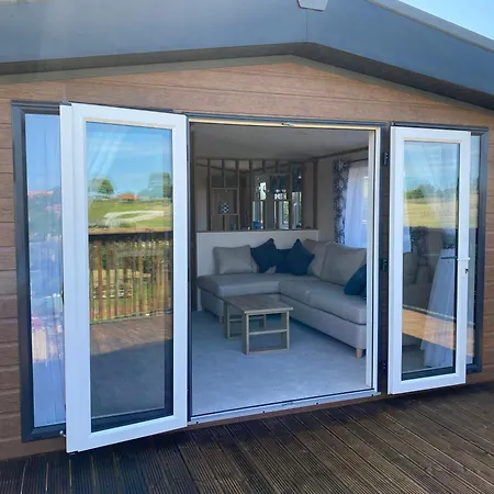 Holiday home Hazel *